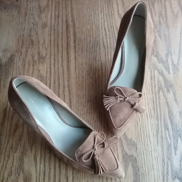 Ann Taylor Aiden Suede Tasseled Loafer Pump Size 7.5 Academia Old Money Office - Picture 2 of 16